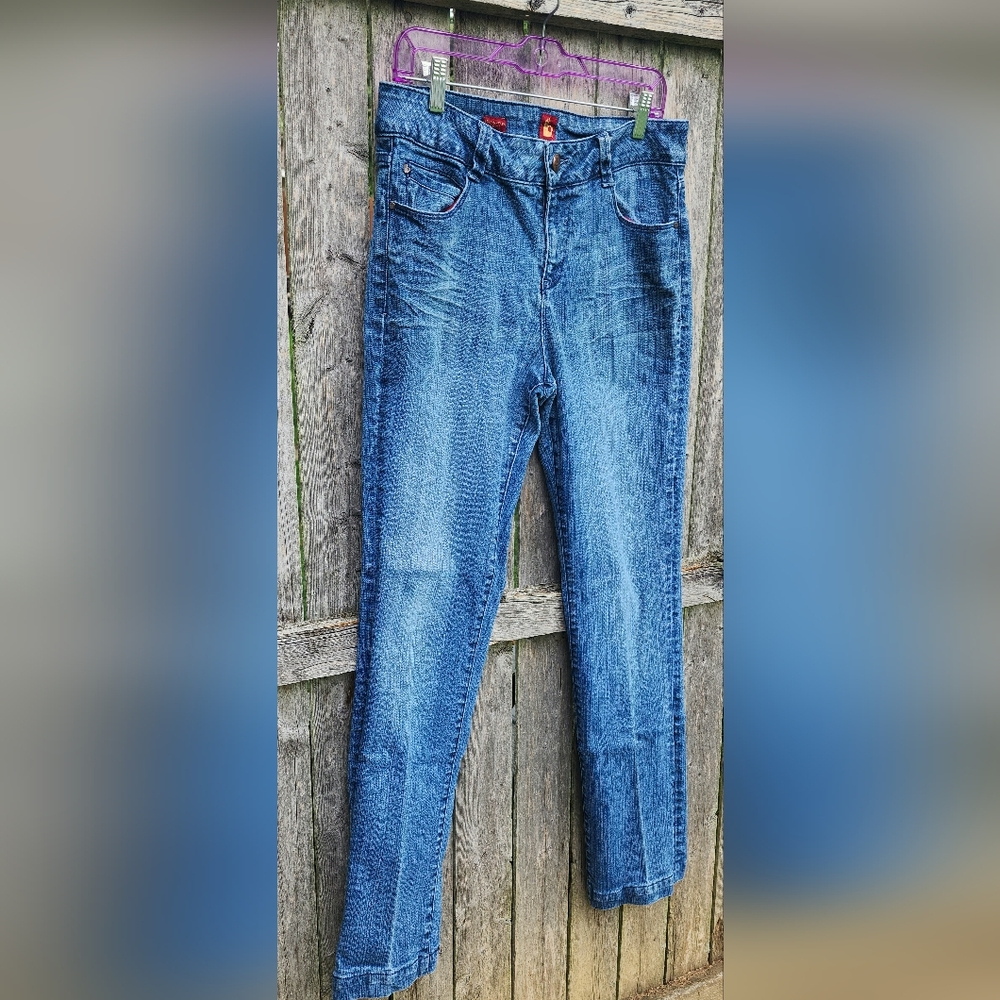 Vintage SASSON Jeans Straight Leg Hustle Distressed Wash Ooh La La Size …